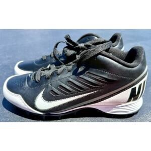 Nike Land Shark Football Cleats Youth Boys SZ 5.5 Y Black & White Baseball Shoes